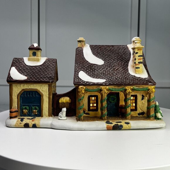 Santas Workbench Barnstable Livery Lighted Christmas Village Building - 1999 - Picture 5 of 11